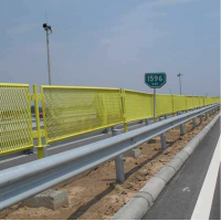 厂家供应 高速公路防眩网 绿色公路隔离栅 钢板网防眩光护栏