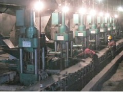 还原铁压块机高产量海绵铁成型液压机提供配套设备服务l